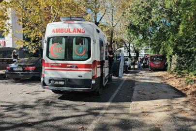 Seyir halindeyken önündeki araca çarpan sürücü yaralandı