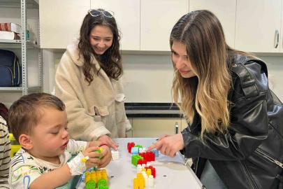 Şifa oyuncakları ve Oyun ablam projeleriyle minik kalplere dokundular