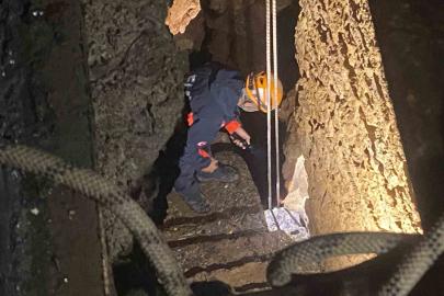 Sığındıkları mağarada mahsur kaldılar: Restoranın bahçesinden film gibi operasyonla kurtarıldılar