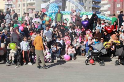 Siirt’te Aile Festivali’nde yüzlerce çocuk doyasıya eğlendi