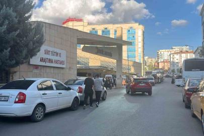 Siirt’te hastane bahçesinde bıçaklı kavga: 3 yaralı