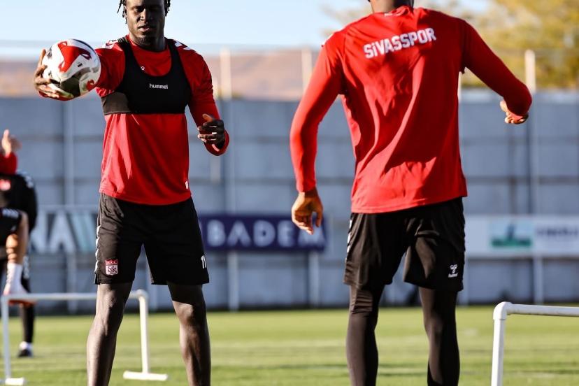 Sivasspor’da Ümraniyespor hazırlıkları sürüyor