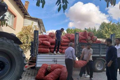 Sivrihisarlı çiftçiler öşürünü müftülüğe teslim etti