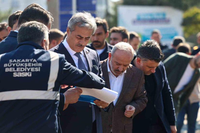 Söğütlü’de altyapı çalışmaları sürüyor