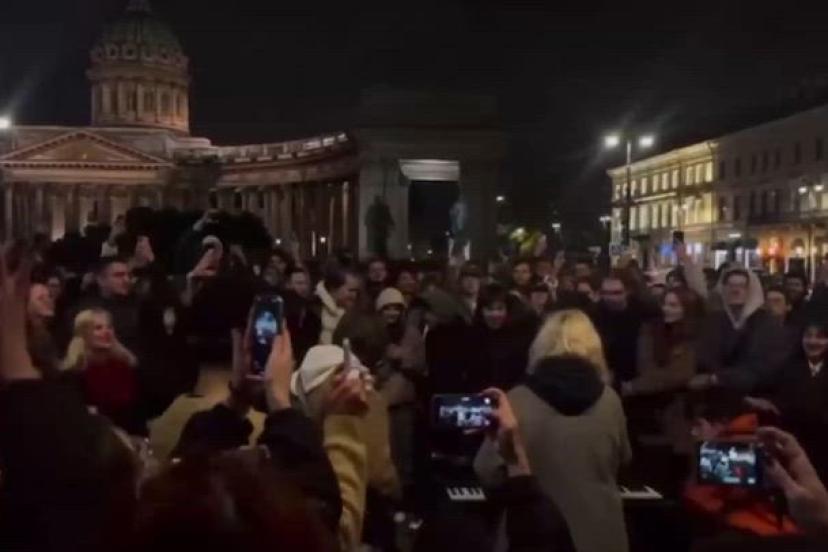 St. Petersburg'da gençlerden Putin karşıtı gösteri