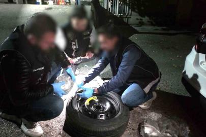 Stepneye zulalanmış uyuşturucu ele geçirdi: 2 gözaltı