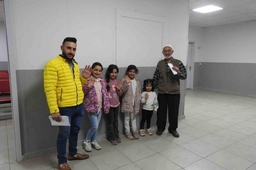 Suriyelilerin ülkelerine dönüşleri gece geç saatlerde de devam ediyor