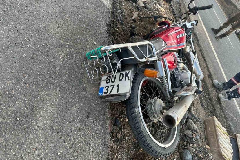 Tankerle çarpışan motosiklet sürücüsü hayatını kaybetti