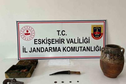 Tarihi eser satmaya çalışan şüpheli jandarma tarafından yakalandı