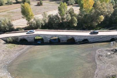 Tarihi köprü 2 bin yıldır hizmet veriyor