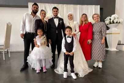 Tek torununa düğünde takı olarak ev, araba ve tarla hediye etti