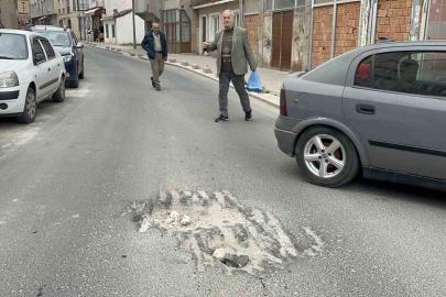Tekirdağ’da çukura dalan motosikletli düşüp yaralandı
