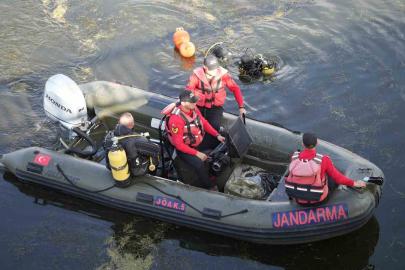 Tel örgüye sarılıp 80 kiloluk taşla suya atılan kadının ölümüyle ilgili yargılama devam etti