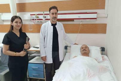 Tenis oynarken omuz çıkığı yaşayan 64 yaşındaki hasta, kullanılan özel plakla sağlığına kavuştu