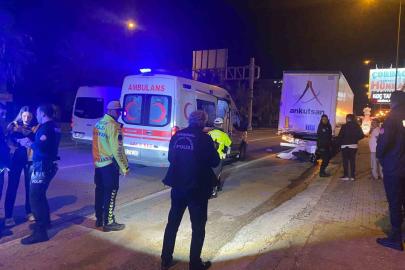 Tıra çarpan motosikletli gencin ölüme gitme anı kamerada