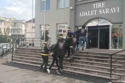 Tire’de iş yerlerini kurşunlayan şüpheliler yakalandı