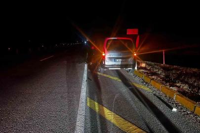 Tırla hafif ticari aracın çarpıştığı kazada 2 kişi yaralandı