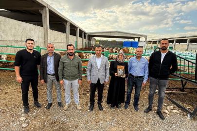 TOBB Malatya Genç girişimciler kurulu tarafından kadın girişimci Hafure Adak’a plaket