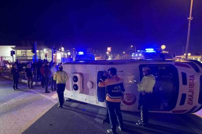 Tokat’ta ambulans ile cip çarpıştı: 3 yaralı