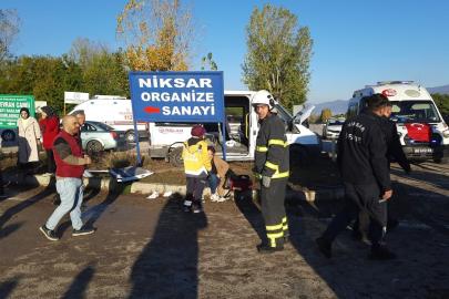 Tokat’ta iki işçi servisi çarpıştı: 10 yaralı