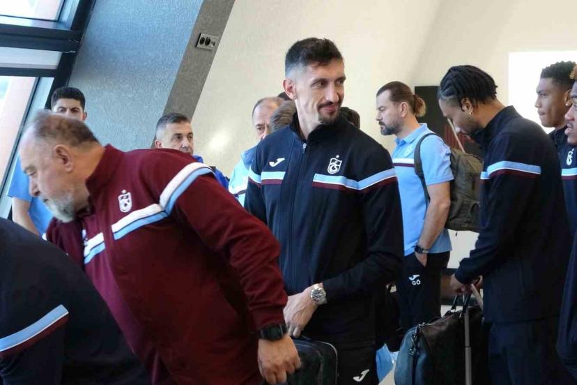 Trabzonspor, Galatasaray maçı için İstanbul’a gitti