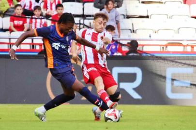 Trendyol Süper Lig: Antalyaspor: 0 - RAMS Başakşehir: 2 (İlk yarı)