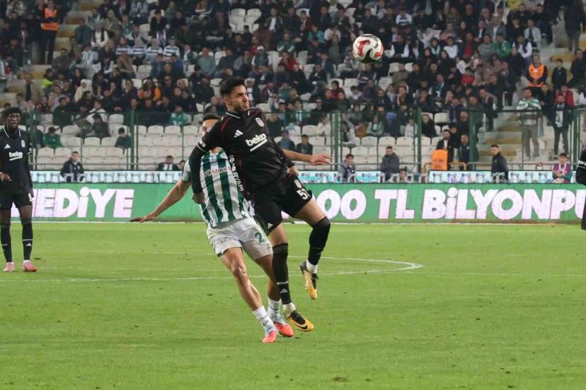 Trendyol Süper Lig: Konyaspor: 0 - Beşiktaş: 1 (İlk yarı)