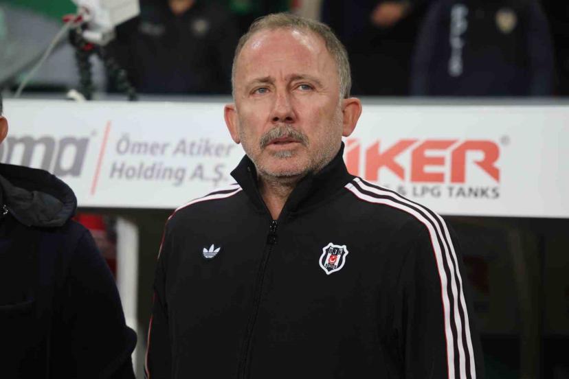 Trendyol Süper Lig: Konyaspor: 0 - Beşiktaş: 1 (Maç devam ediyor)