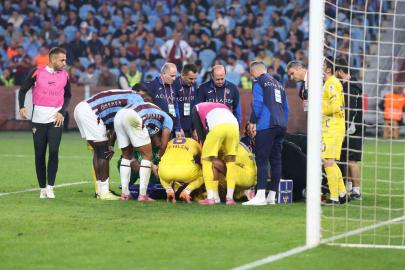 Trendyol Süper Lig: Trabzonspor: 1 - Eyüpspor: 0 (İlk yarı)