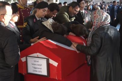 Tuğgeneral Selami Akşit için Ankara’da tören düzenlendi, yakınları tabuta sarılarak   gözyaşı döktü