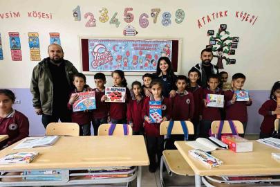 Türkiye-Irak sınırındaki öğrencilere oyun seti hediyesi