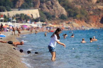 Türkiye kışı yaşarken, Antalya’da yazdan kalma günler devam ediyor