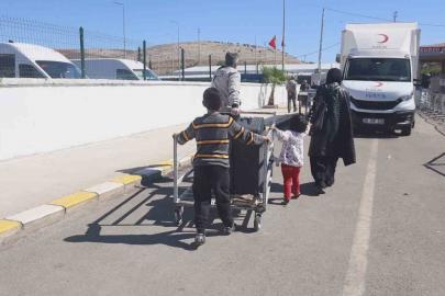 Türkiye’de doğup büyüyen 9 yaşındaki Suriyeli çocuk, gözyaşları içerisinde "Türkiye benim ikinci vatanım" sözleriyle ülkesine döndü