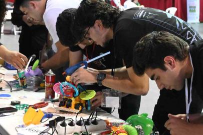 Türkiye’nin en çirkin robotları sahneye çıktı