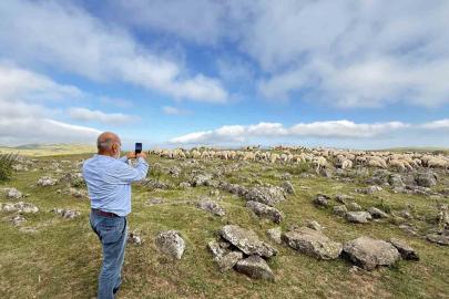 Tuz taşı olarak keçilere yalatılan kayaların, Türk beyliklerinin savaş alanındaki mezar taşları olduğu anlaşıldı