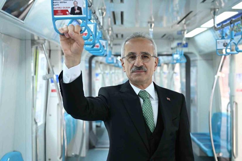Ulaştırma ve Altyapı Bakanı Uraloğlu: "Marmaray, 12 yılda 1 milyar 430 milyon yolcuya hizmet verdi"