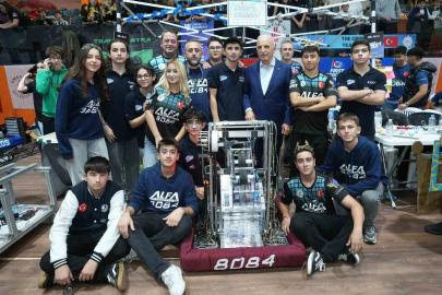 Ümraniye’de robot yarışları büyük heyecana sahne oldu