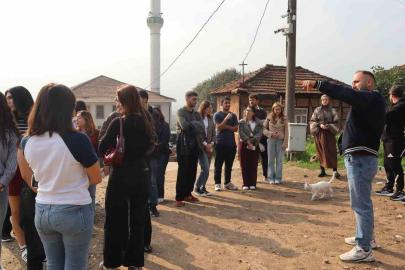 Üniversite öğrencilerine şehir turu düzenlendi