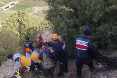 Uşak’ta dere yatağına düşen avcı yaralandı