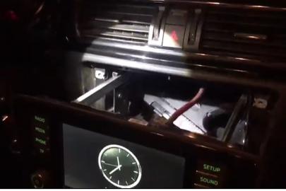 Uyuşturucuları otomobiline özel düzenekle zulalamış