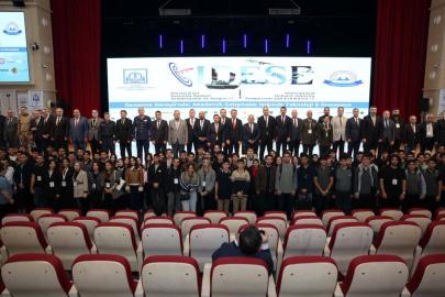 Vali Çiçek: "Türkiye Cumhuriyeti’nin savunma sanayisinin güçlenmesi sadece bizim için değil, dünya mazlumları için kıymetli ve önemlidir"