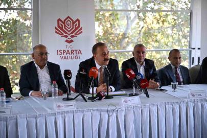 Vali Erin: "Kedilerin patilerinin kesildiği iddiasının aslı astarı yok, tek bir ihbar bile bulunmuyor"