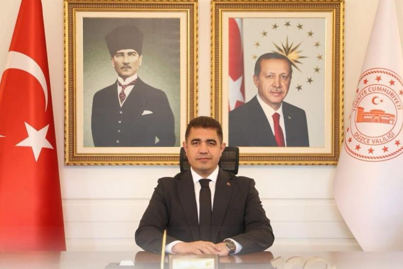 Vali Selçuk Aslan "Cumhuriyet, yeniden dirilişin adı"