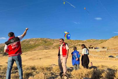 Varto’da çocuklar uçurtma etkinliğinde buluştu