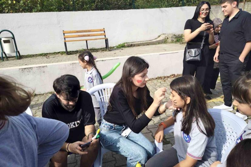 Veliler geleneksel oyunlarla yeniden çocuk oldu