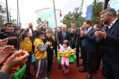 Yakutiye Belediyesi’nden üniversiteye örnek çocuk parkı