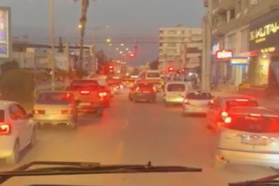 Yangına giden itfaiyeye fermuar sistemiyle yol verdiler