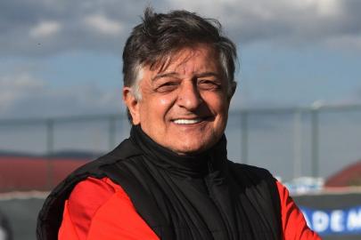 Yılmaz Vural amatör spor kulüplerine destek için Merkezefendi’de