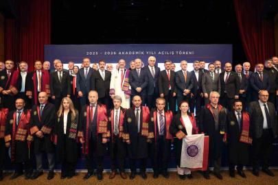 YÖK Başkanı Özvar’ın katılımıyla gerçekleşen 2025-2026 akademik yılı büyük bir coşkuyla başladı