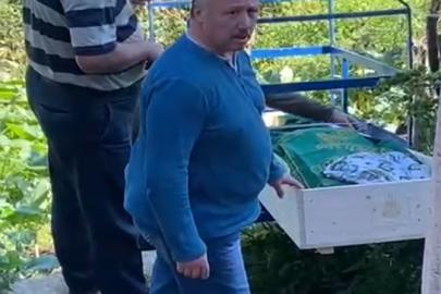 Yol bulunmayan mahallede cenaze teleferikle mezarlığa taşındı